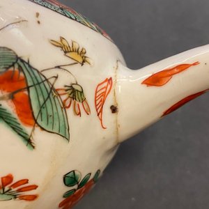 Twee Chinese famille verte trembleuses, een theepot en een bord, Kangxi — foto 30