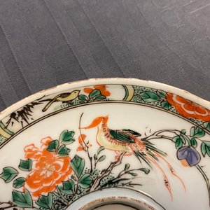 Twee Chinese famille verte trembleuses, een theepot en een bord, Kangxi — foto 14