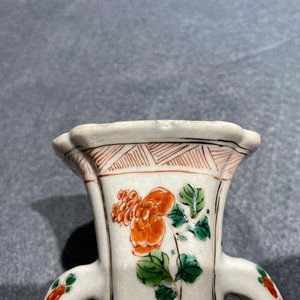 Twee Chinese famille verte vazen met kylins, Kangxi — foto 7