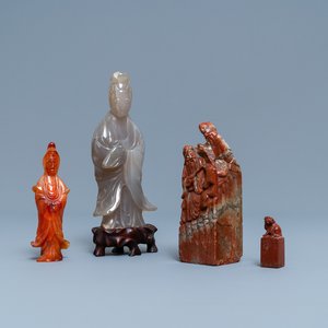 Twee Chinese figuren in agaat en twee zegelstempels in Shoushan zeepsteen, 19/20e eeuw — foto 1