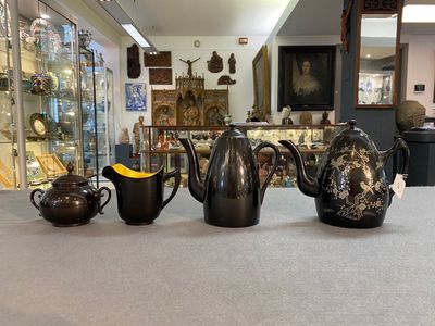 Twee Chinese Fuzhou of Foochow lakwerk koffieserviezen met plateaus, Republiek — foto 20