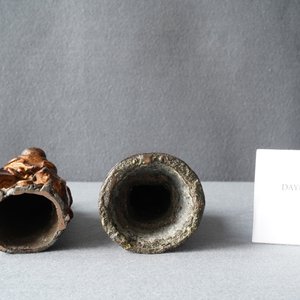 Twee Chinese gelakte en vergulde bronzen figuren, Ming — foto 22