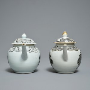 Twee Chinese grisaille theepotten met wapendecor, Qianlong — foto 3