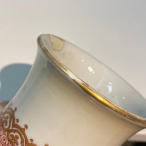 Twee Chinese ijzerrode en vergulde rouleau vazen, Kangxi — foto 18