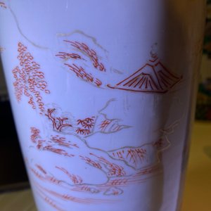 Twee Chinese ijzerrode en vergulde rouleau vazen, Kangxi — foto 8