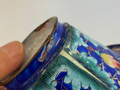 Twee Chinese kommen in Canton email met blauwe fondkleur, Qianlong/Jiaqing — foto 10
