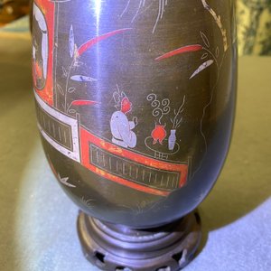 Twee Chinese met zilver en koper ingelegde bronzen vazen voor de Vietnamese markt, 19/20e eeuw — foto 11