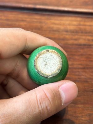 Twee Chinese miniatuurvazen en een snuiffles met Qianlong merk, Kangxi en later — foto 15