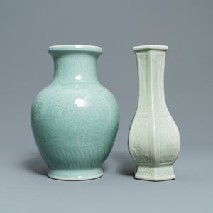 Twee Chinese monochrome celadon vazen, 19/20e eeuw — foto 3