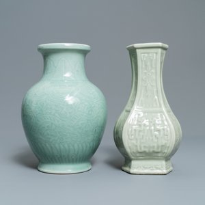 Twee Chinese monochrome celadon vazen, 19/20e eeuw — foto 4