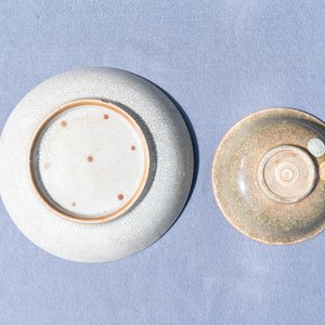Twee Chinese Nanking craquelé vazen, een ge-type kom en een schotel, 18/19e eeuw — foto 28