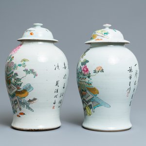 Twee Chinese qianjiang cai dekselvazen met antiquiteiten, 19e eeuw — foto 4