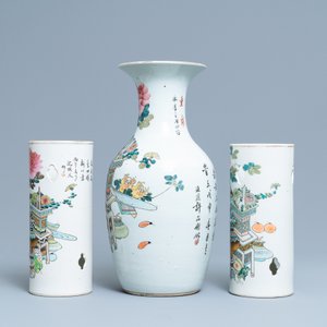 Twee Chinese qianjiang cai hoedensteunen en een vaas met antiquiteiten, 19/20e eeuw — foto 4