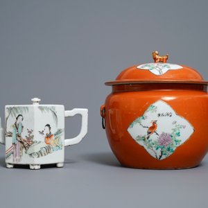 Twee Chinese qianjiang cai kommen en een theepot, 19/20e eeuw — foto 2