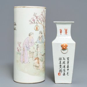 Twee Chinese qianjiang cai schotels, een hoedensteun en een vierkante vaas, 19/20e eeuw — foto 5