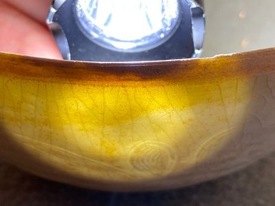 Twee Chinese qingbai kommen en een wierookbrander, Song/Ming — foto 10