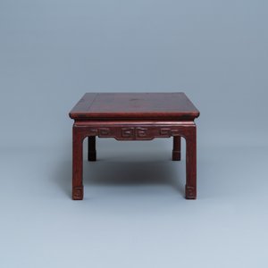 Twee Chinese rechthoekige houten 'kang' tafels, 19/20e eeuw — foto 13