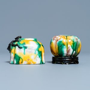 Twee Chinese sancai-geglazuurde penselenwassers, Kangxi — foto 3