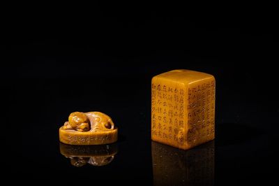 Twee Chinese Shoushan zeepstenen zegelstempels, Qing