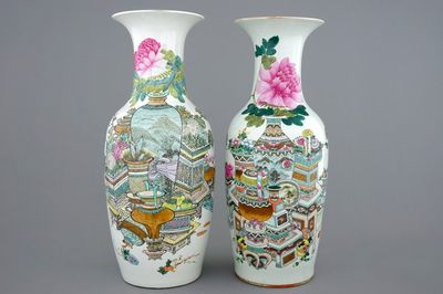 Twee Chinese vazen met qianjiang cai decor van kostbaarheden, 19/20e eeuw