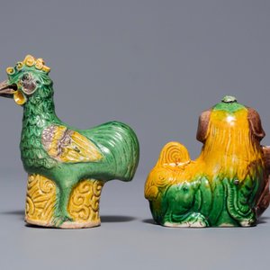 Twee Chinese verte biscuit waterdruppelaars in de vorm van een haan en een leeuw, Kangxi — foto 4