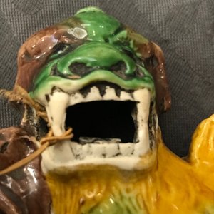 Twee Chinese verte biscuit waterdruppelaars in de vorm van een haan en een leeuw, Kangxi — foto 10