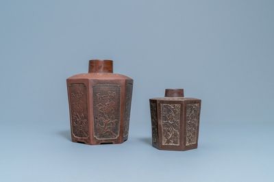 Twee Chinese Yixing steengoed theebussen, Kangxi