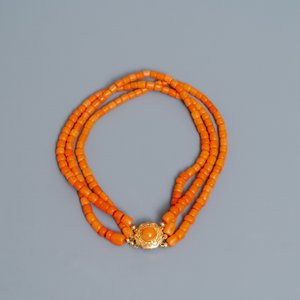 Twee colliers van rood koraal met gouden sloten, Nederland, 19/20e eeuw — foto 3