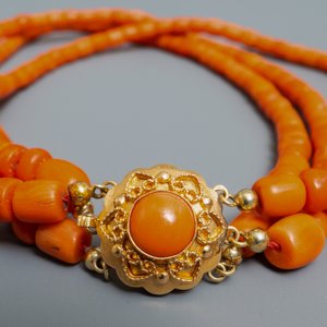 Twee colliers van rood koraal met gouden sloten, Nederland, 19/20e eeuw — foto 6