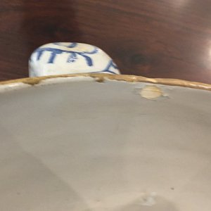 Twee Delftse blauw-witte bouillons met deksels, eind 17e eeuw — foto 20