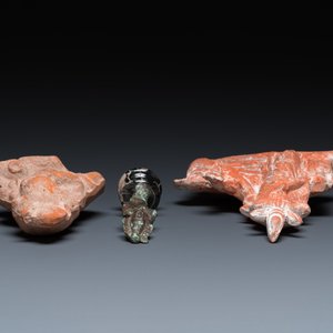 Twee Egyptische terracotta sculpturen, een bronzen sculptuur van Osiris en een turquoise-geglazuurd amulet, Late Tijd en Ptolemaïsche periode — foto 6