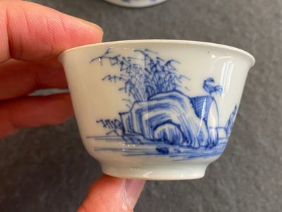 Twee fijne Chinese blauw-witte koppen, Yongzheng — foto 5