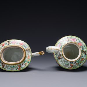 Twee fijne Chinese Canton famille rose theepotten, 19e eeuw — foto 4