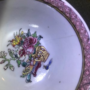 Twee fijne Chinese famille rose koppen en schotels, Yongzheng/Qianlong — foto 18