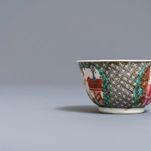 Twee fijne Chinese famille rose koppen en schotels, Yongzheng/Qianlong — foto 7