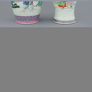 Twee fijne Chinese famille rose vazen, Republiek, 20e eeuw — foto 1