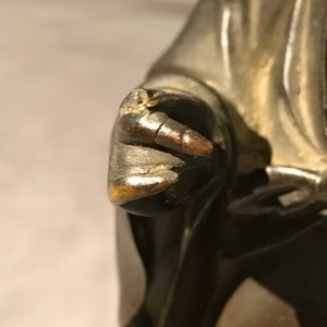 Twee grote Chinese en Japanse bronzen figuren van een onsterfelijke en een Arhat, 18/19e eeuw — foto 15