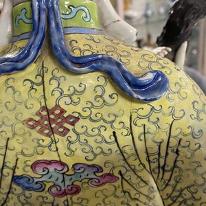 Twee grote Chinese famille rose figuren van sterrengoden, 19e eeuw — foto 36