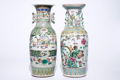 Twee grote Chinese famille rose vazen, 19e eeuw