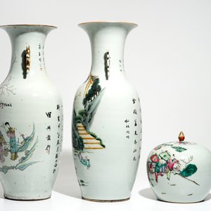 Twee grote Chinese famille rose vazen en een gemberpot, 19/20e eeuw — foto 2