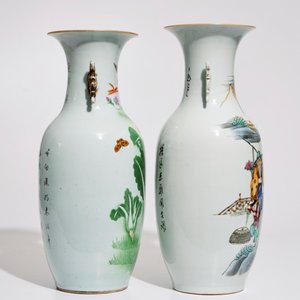 Twee grote Chinese famille rose vazen met kalligrafie, 19/20e eeuw — foto 2