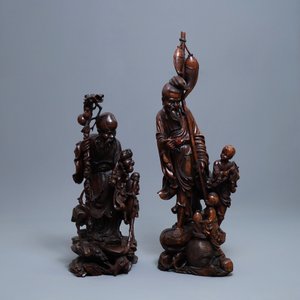 Twee grote Chinese houten beelden van onsterfelijken, Republiek — foto 1