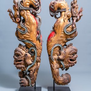 Twee grote Chinese vergulde en gepolychromeerde houten zuilfragmenten, 18/19e eeuw — foto 5