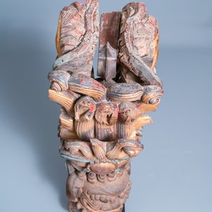 Twee grote Chinese vergulde en gepolychromeerde houten zuilfragmenten, 18/19e eeuw — foto 6