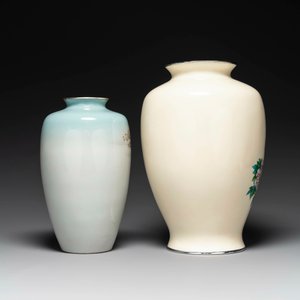 Twee Japanse cloisonné vazen met floraal decor, Meiji/Taisho/Showa — foto 3