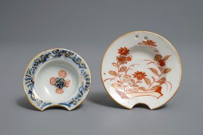 Twee Japanse Imari miniatuur scheerbekkens, Edo, 18e eeuw