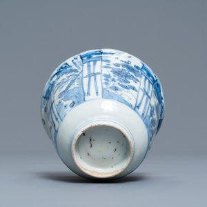 Twee kleine Chinese blauw-witte bordjes en een kraaienkom, Wanli en Kangxi — foto 6