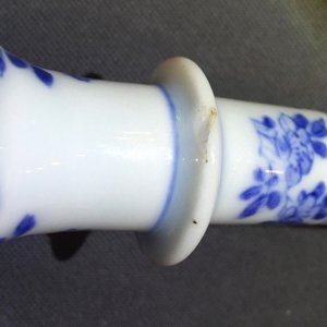 Twee kleine Chinese blauwwitte kandelaars, Kangxi — foto 8
