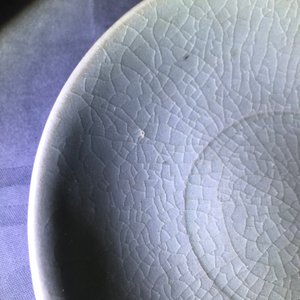 Twee Koreaanse celadon porseleinen kommen, Goryeo/Joseon, 14/15e eeuw — foto 22