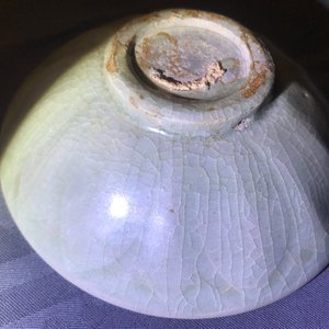 Twee Koreaanse celadon porseleinen kommen, Goryeo/Joseon, 14/15e eeuw — foto 25